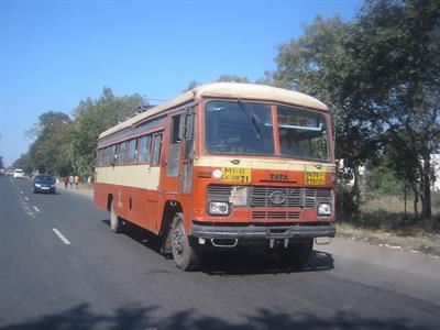 Tata_ST_bus.jpg